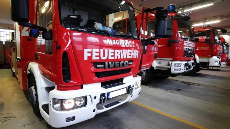 FLEX 2 Abbiegeassistent an Feuerwehr verbaut von TruckWarn